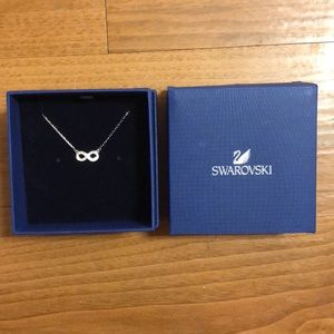🆕 Swarovski Infinity pendant necklace